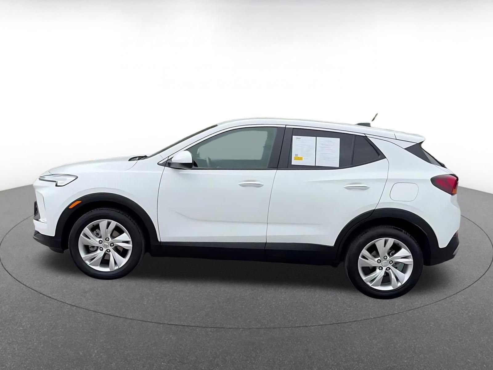 Used 2025 Buick Encore GX Preferred FWD image 9