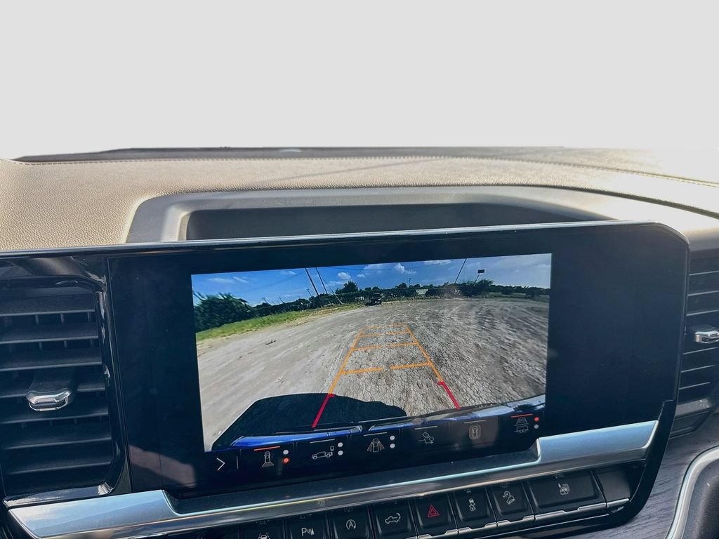 Used 2026 GMC Sierra 1500 SLT AWD/4WD image 18