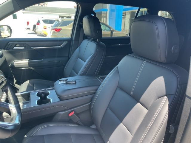Used 2026 GMC Acadia Elevation w/ Elevation Premium Package FWD image 15