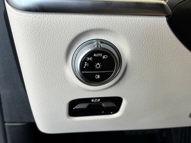 Certified 2025 Mercedes-Benz C 300 Sedan image 17