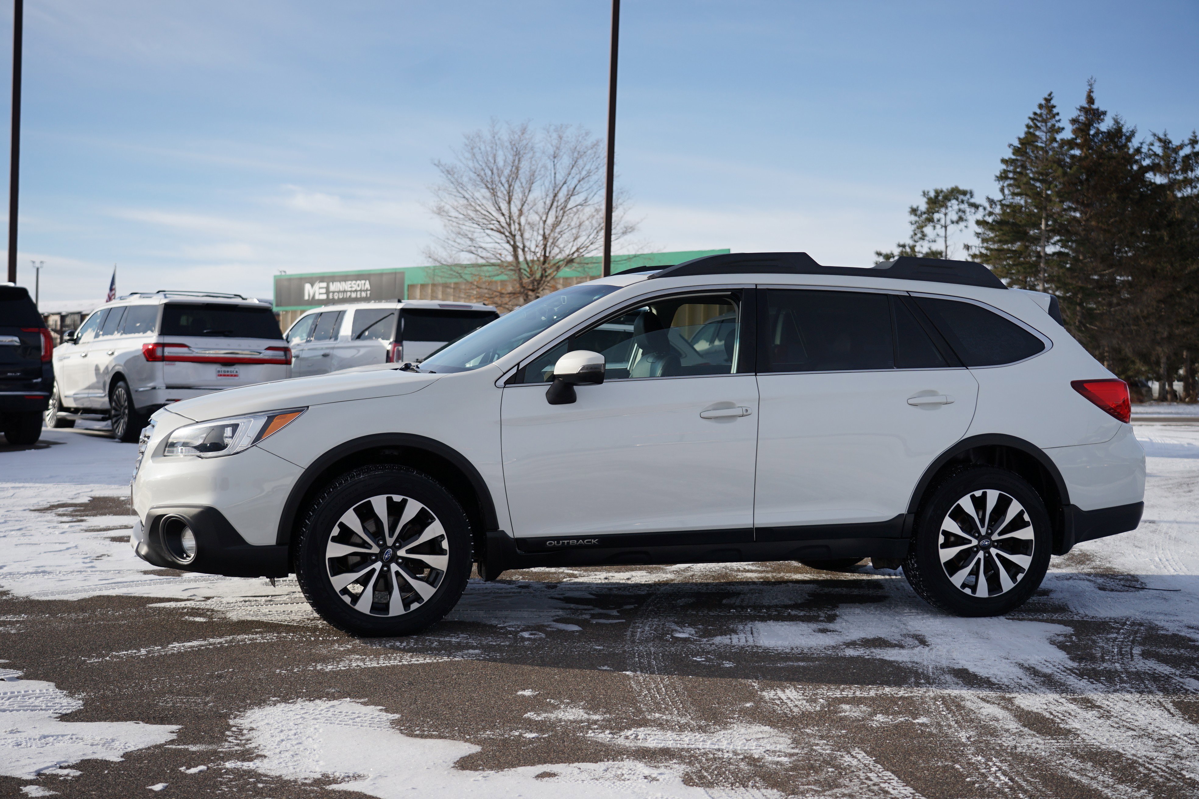 Used 2017 Subaru Outback 3.6R Limited image 6