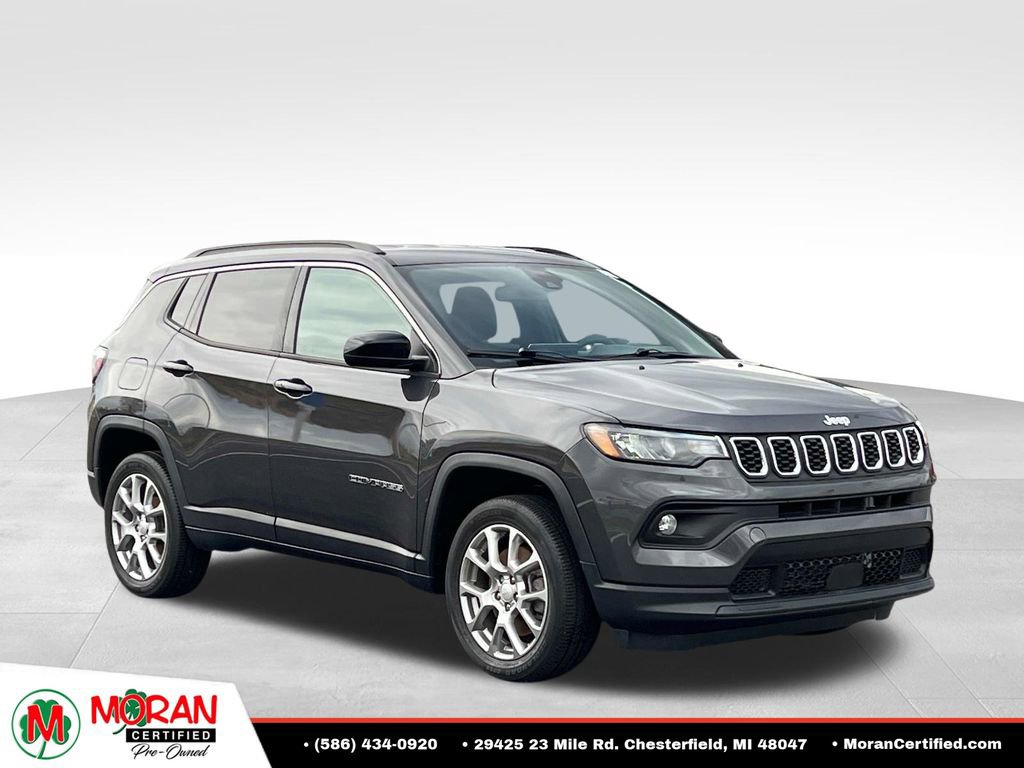 Used 2024 Jeep Compass Latitude AWD/4WD image 7