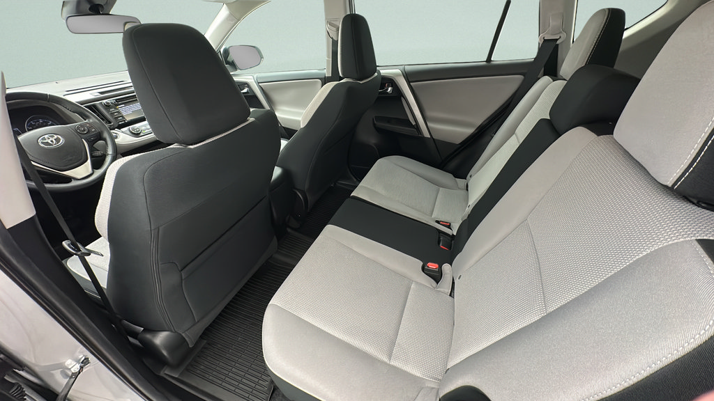 Used 2018 Toyota RAV4 XLE w/ Plus Extra Value Package AWD/4WD image 9