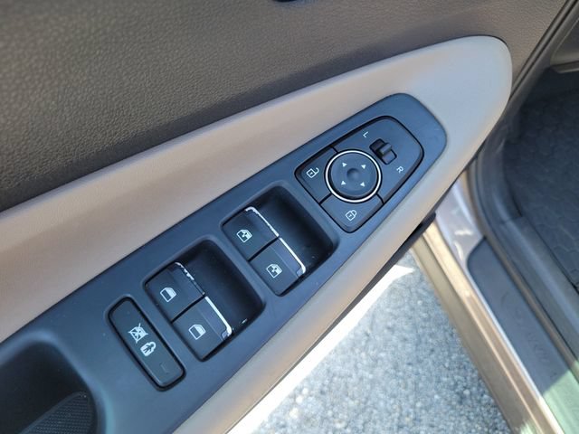 Used 2020 Hyundai Santa Fe SEL w/ Cargo Package FWD image 17