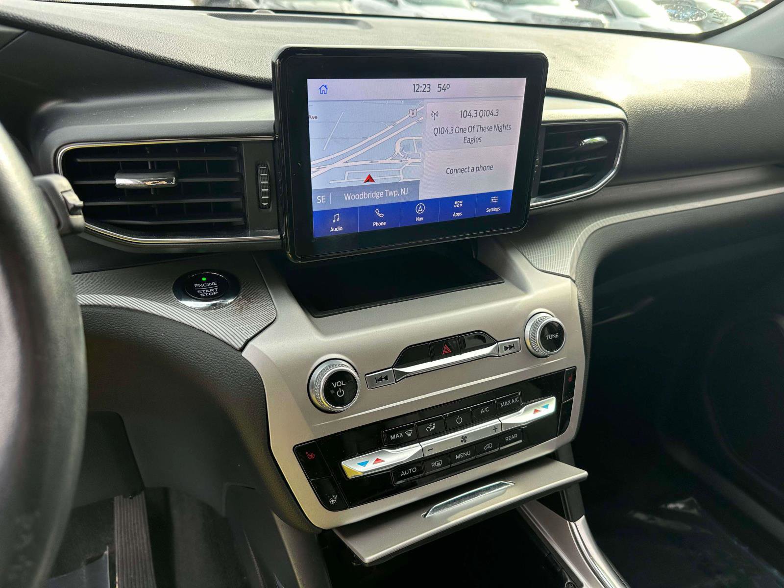 Used 2021 Ford Explorer XLT w/ Equipment Group 202A image 30