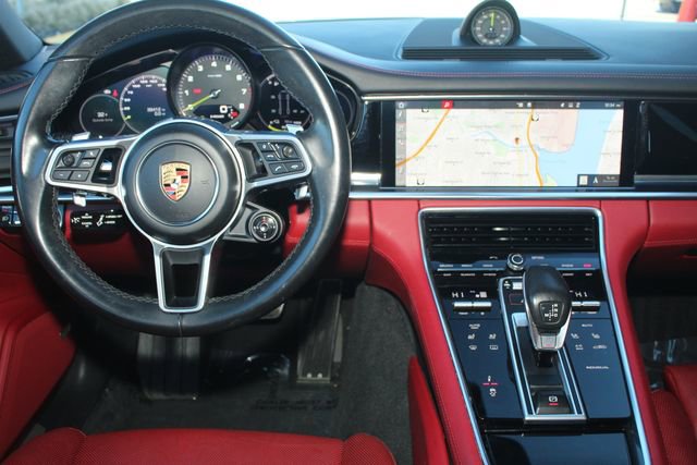 Used 2018 Porsche Panamera 4 image 6