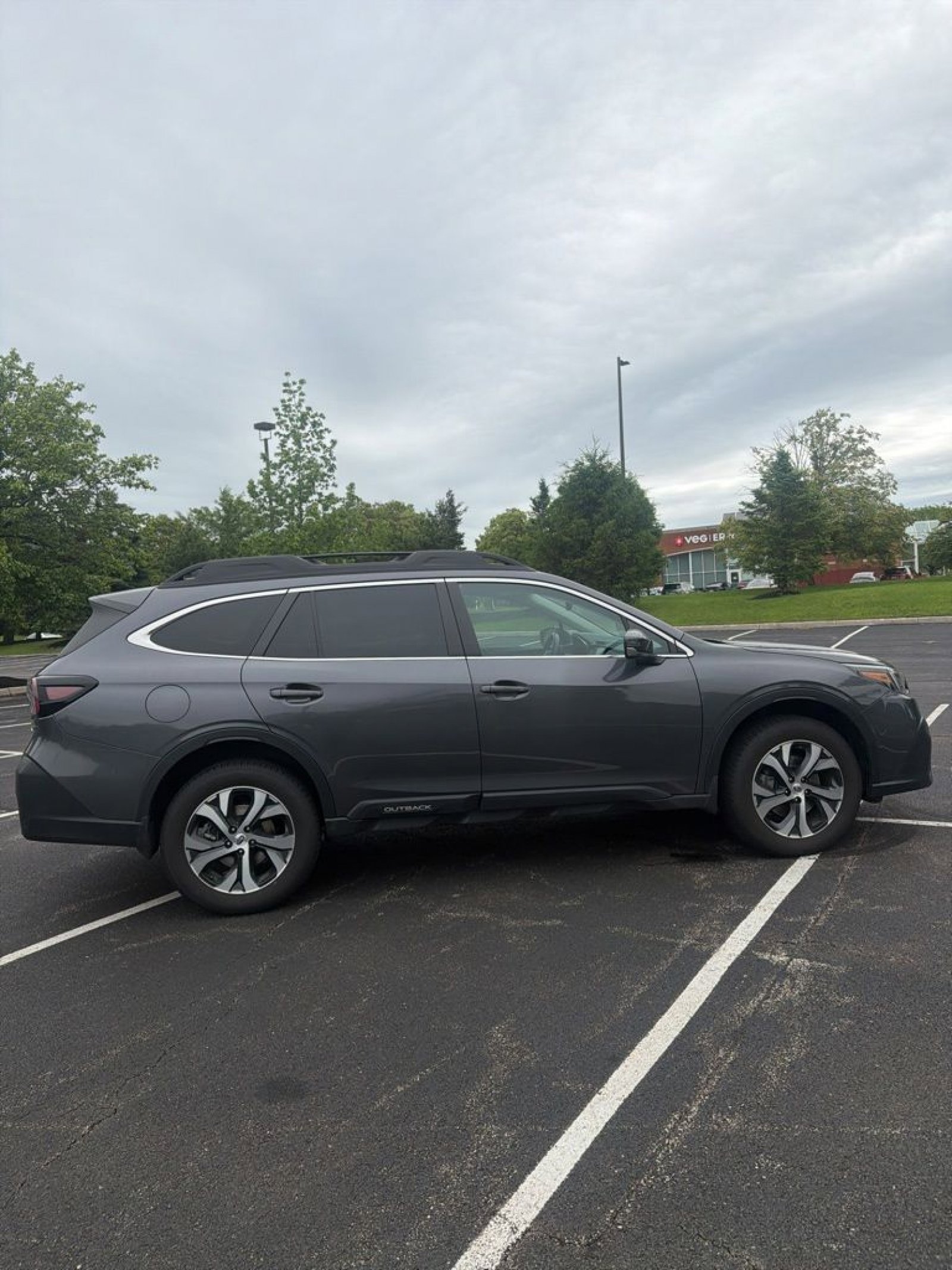 Used 2022 Subaru Outback Limited AWD/4WD image 4