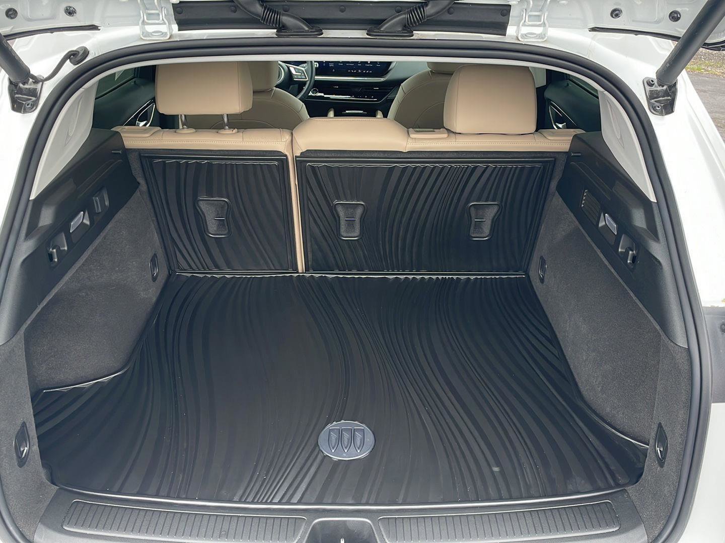 Used 2025 Buick Envision Preferred AWD/4WD image 31