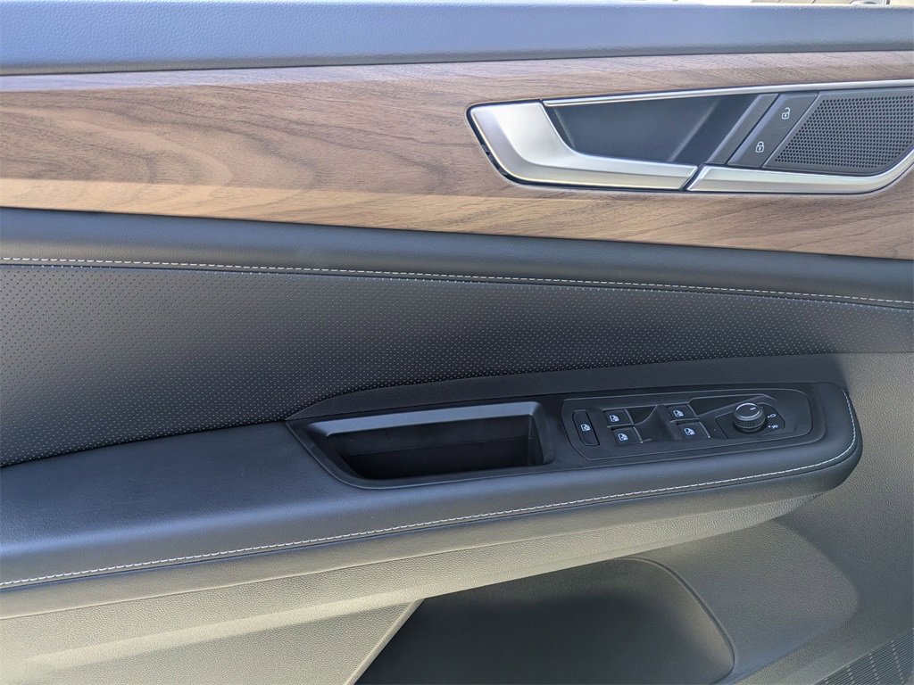 Used 2024 Volkswagen Atlas SE image 10