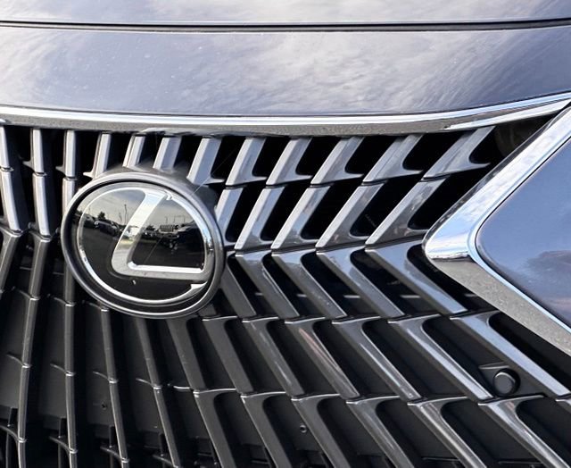 Used 2023 Lexus ES 250 w/ Premium Package AWD/4WD image 6