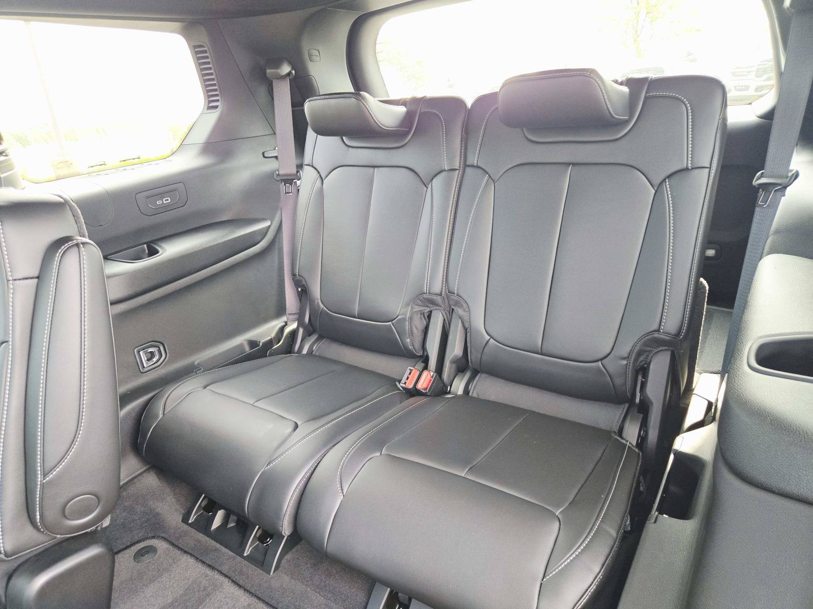New 2027 Jeep Grand Cherokee L Limited w/ Limited Altitude Package AWD/4WD image 15