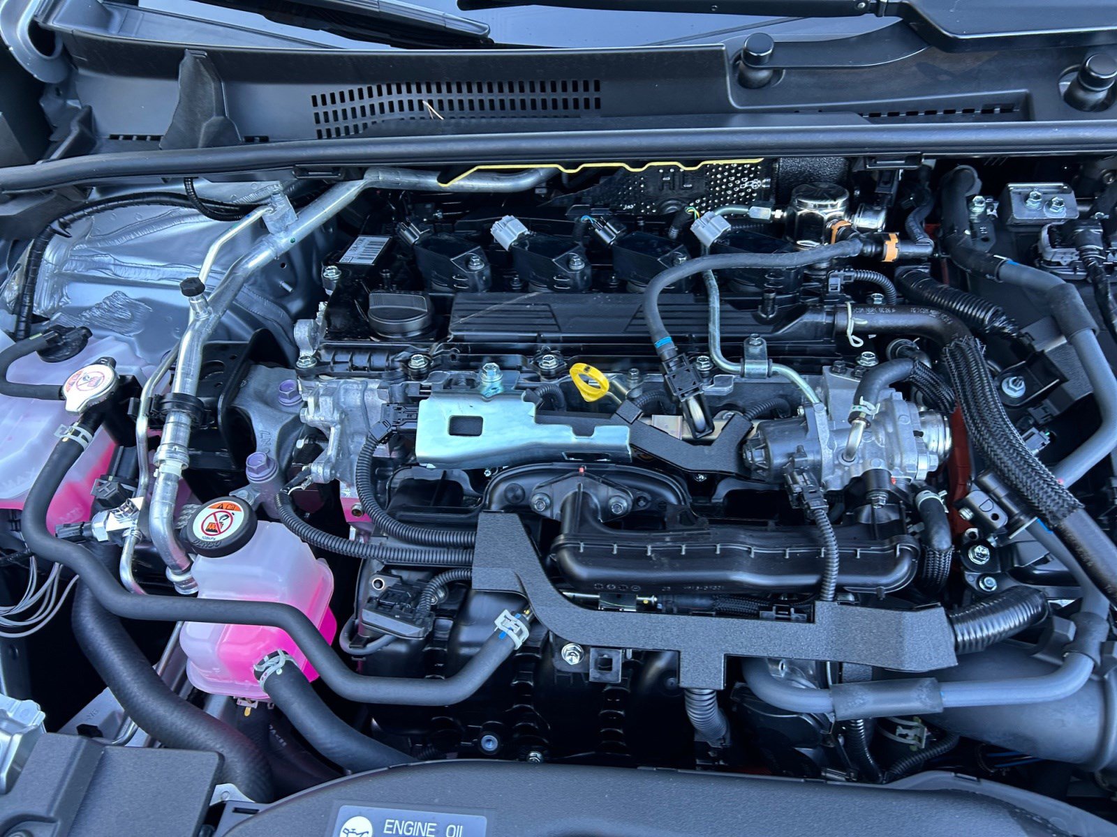 Used 2025 Toyota Prius LE AWD/4WD image 21