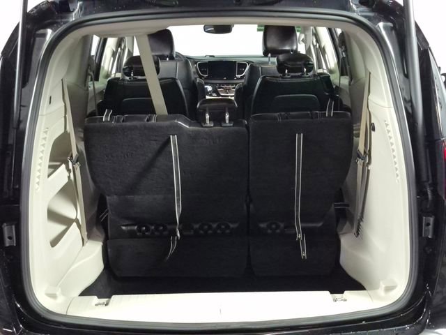Used 2024 Chrysler Pacifica Touring-L image 24
