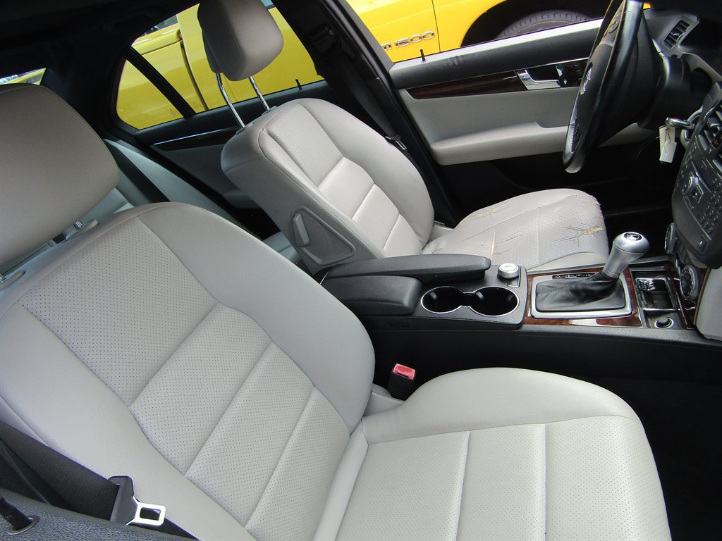 Used 2009 Mercedes-Benz C 350 Sport image 5