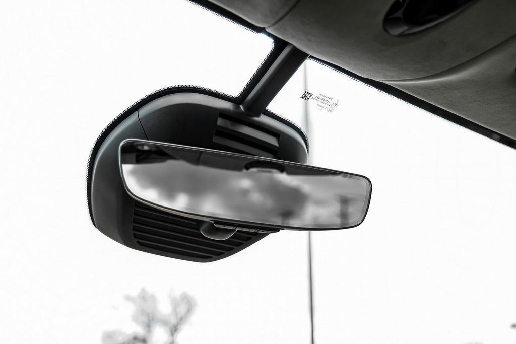 Used 2021 Aston Martin DBX AWD/4WD image 23
