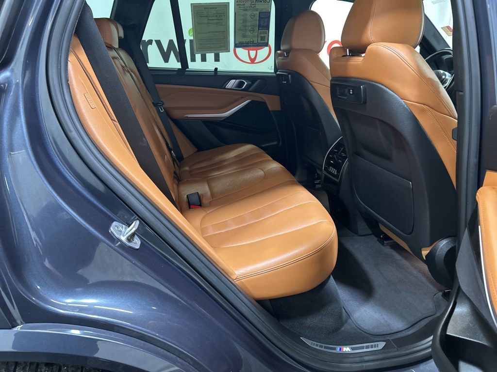 Used 2021 BMW X5 xDrive40i w/ M Sport Package image 16