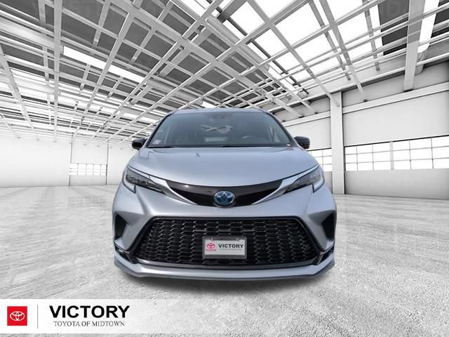 Certified 2021 Toyota Sienna XSE AWD/4WD image 8