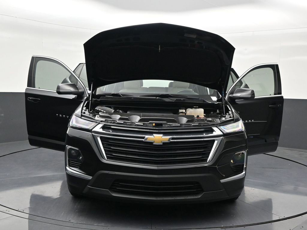 Used 2023 Chevrolet Traverse LS image 43