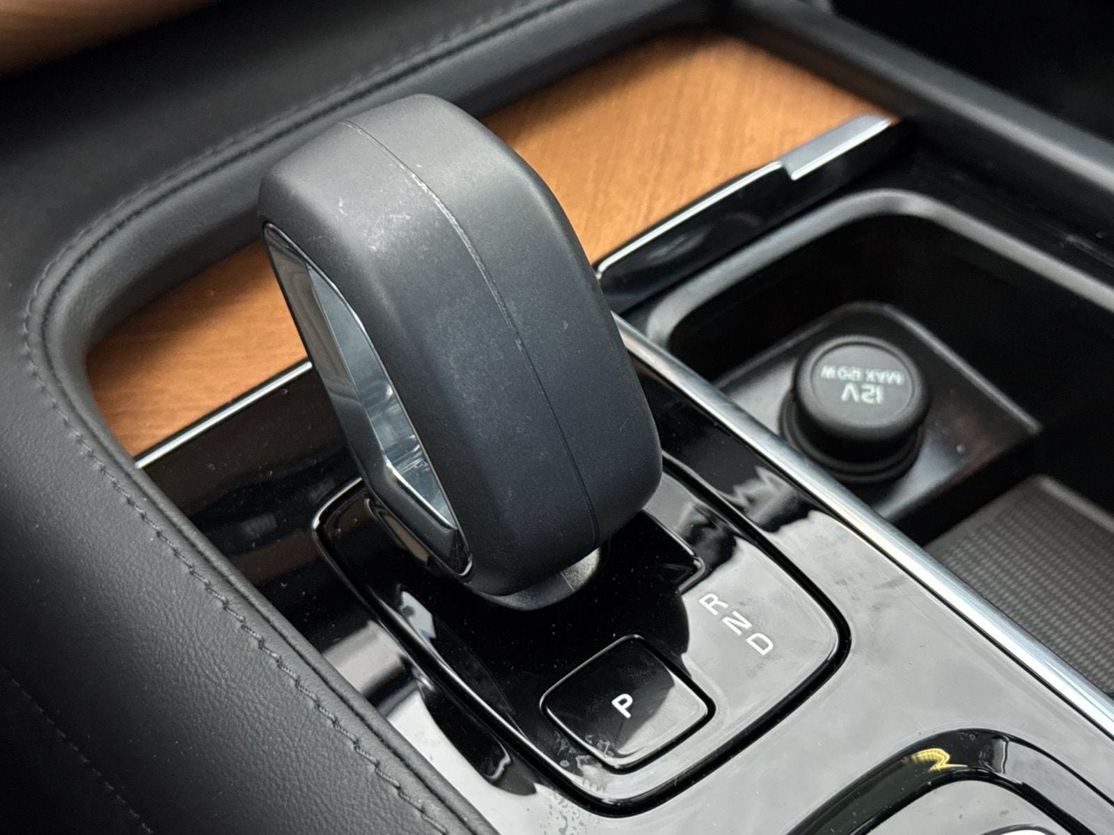 Certified 2024 Volvo XC90 T8 Plus AWD/4WD image 27