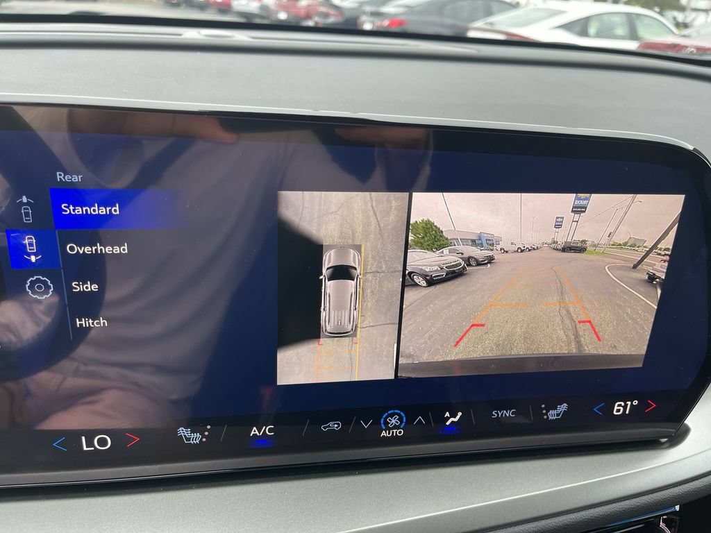 New 2026 Chevrolet Traverse LT w/ Driver Confidence Package FWD image 17