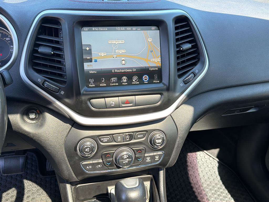 Used 2018 Jeep Cherokee Trailhawk w/ Comfort/Convenience Group AWD/4WD image 11