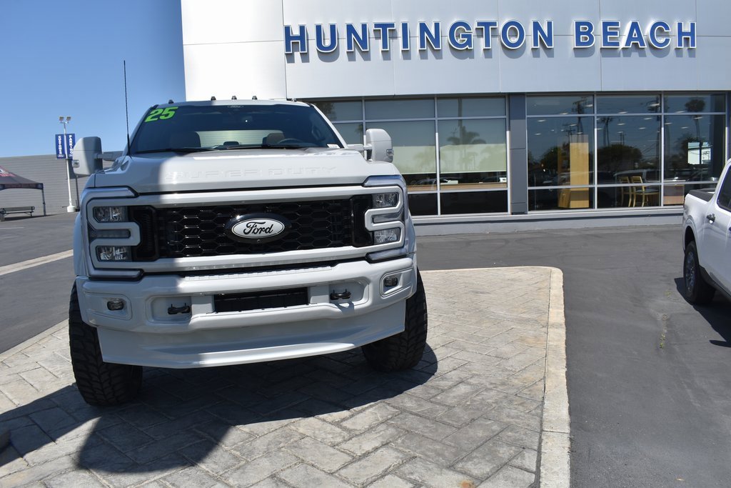 Used 2025 Ford F450 Lariat w/ FX4 Off-Road Package image 33