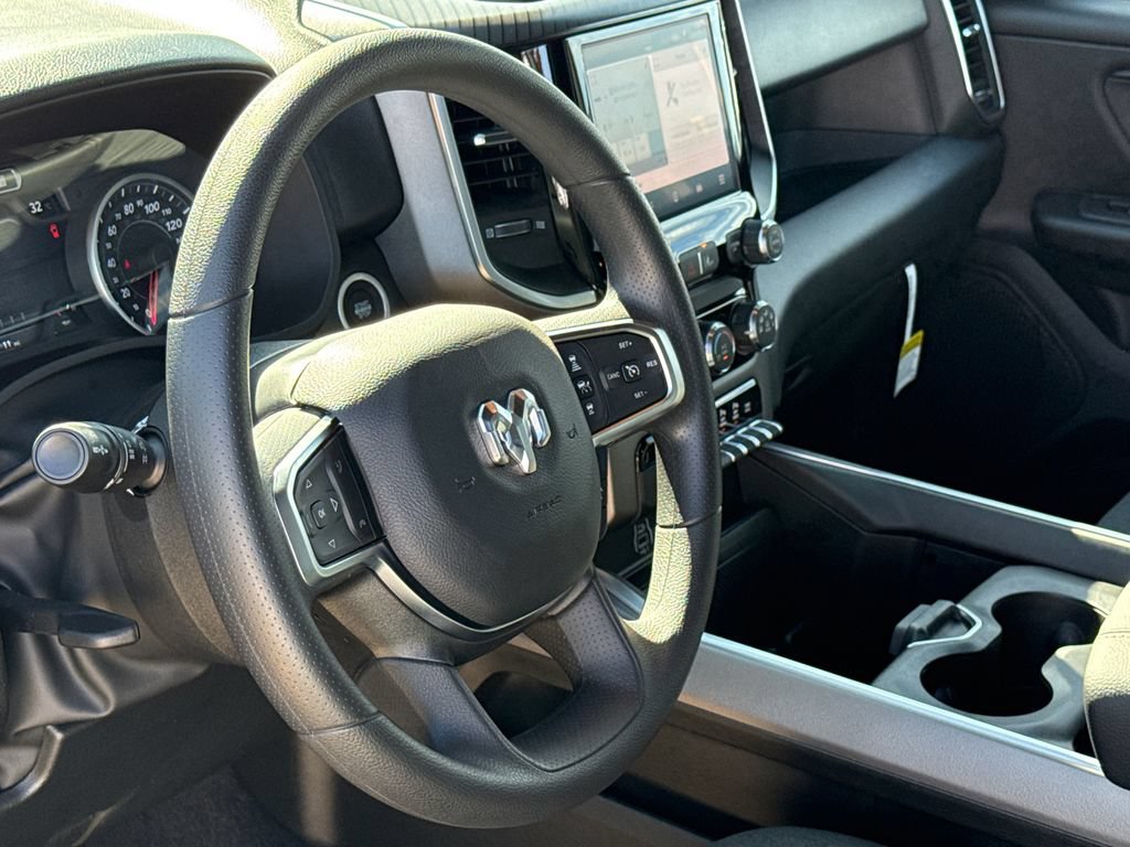 New 2026 RAM 1500 Express AWD/4WD image 17