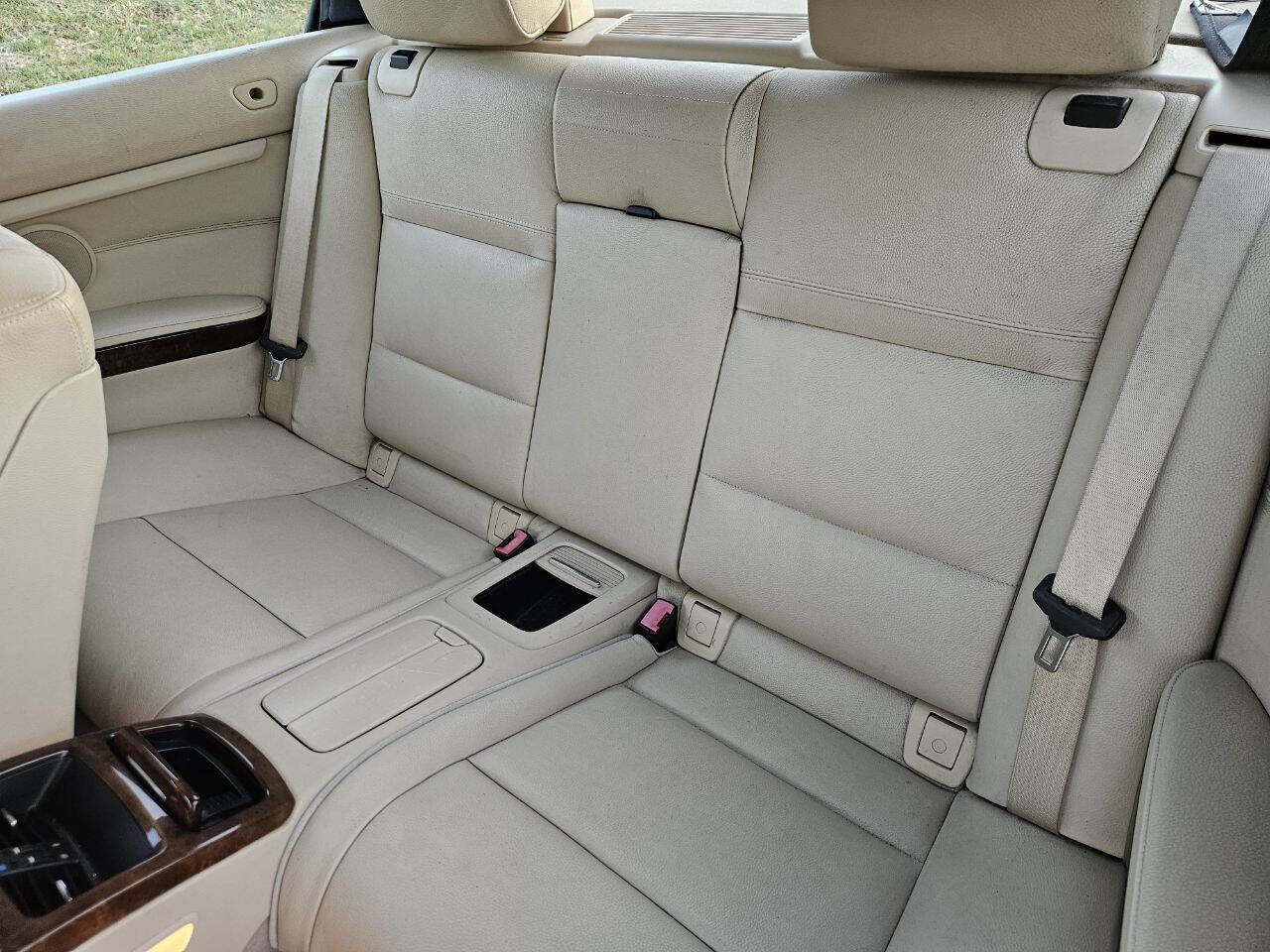 Used 2009 BMW 335i Convertible image 15