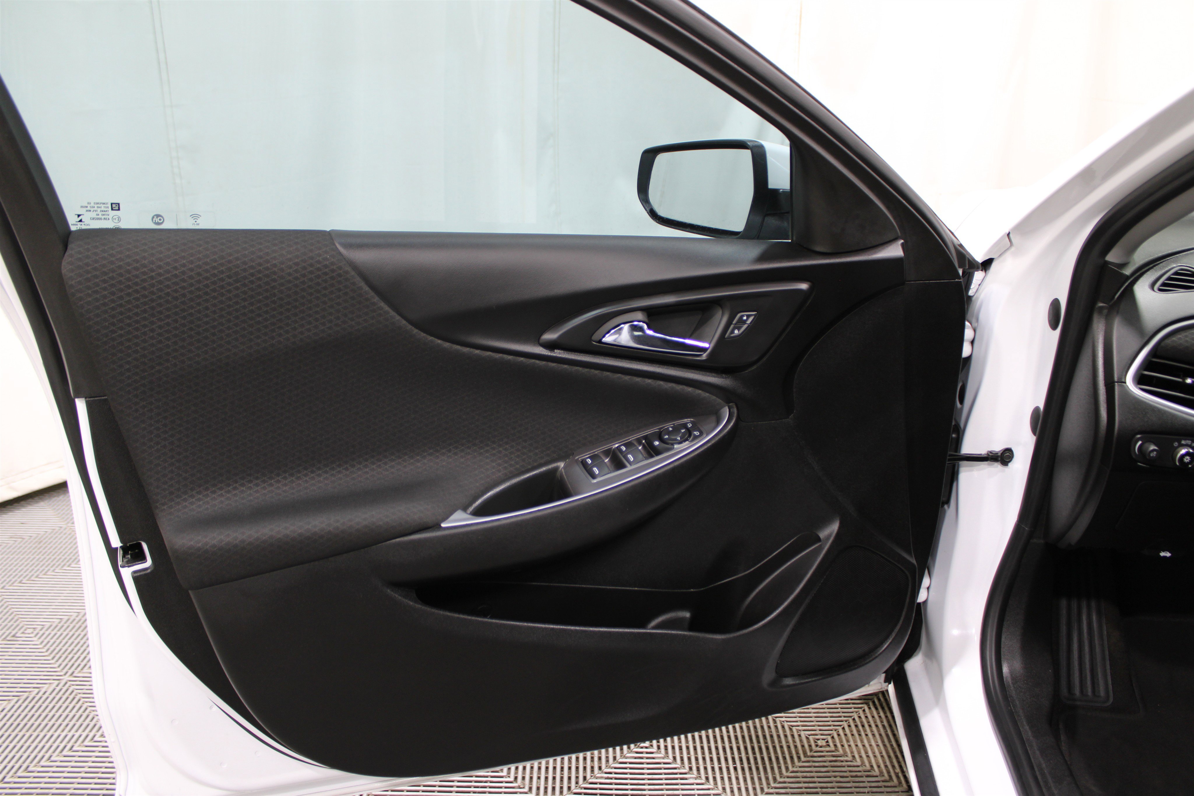 Used 2024 Chevrolet Malibu LT image 6