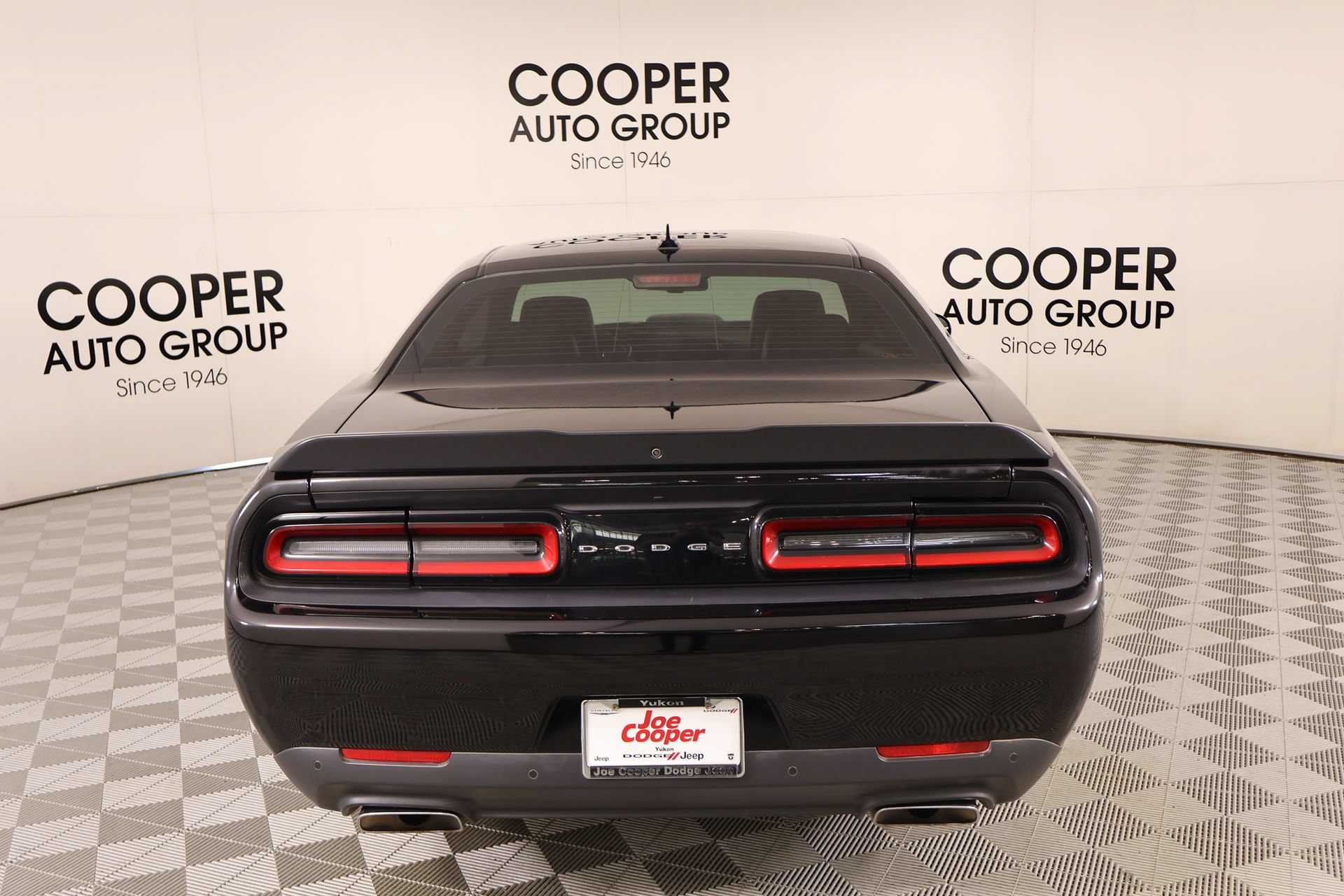 Used 2015 Dodge Challenger R/T Scat Pack RWD image 19
