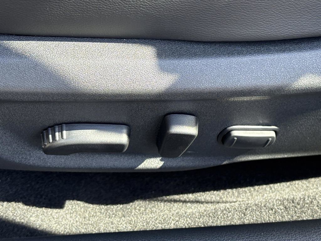 Certified 2025 Nissan Sentra SR w/ SR Premium Package image 27