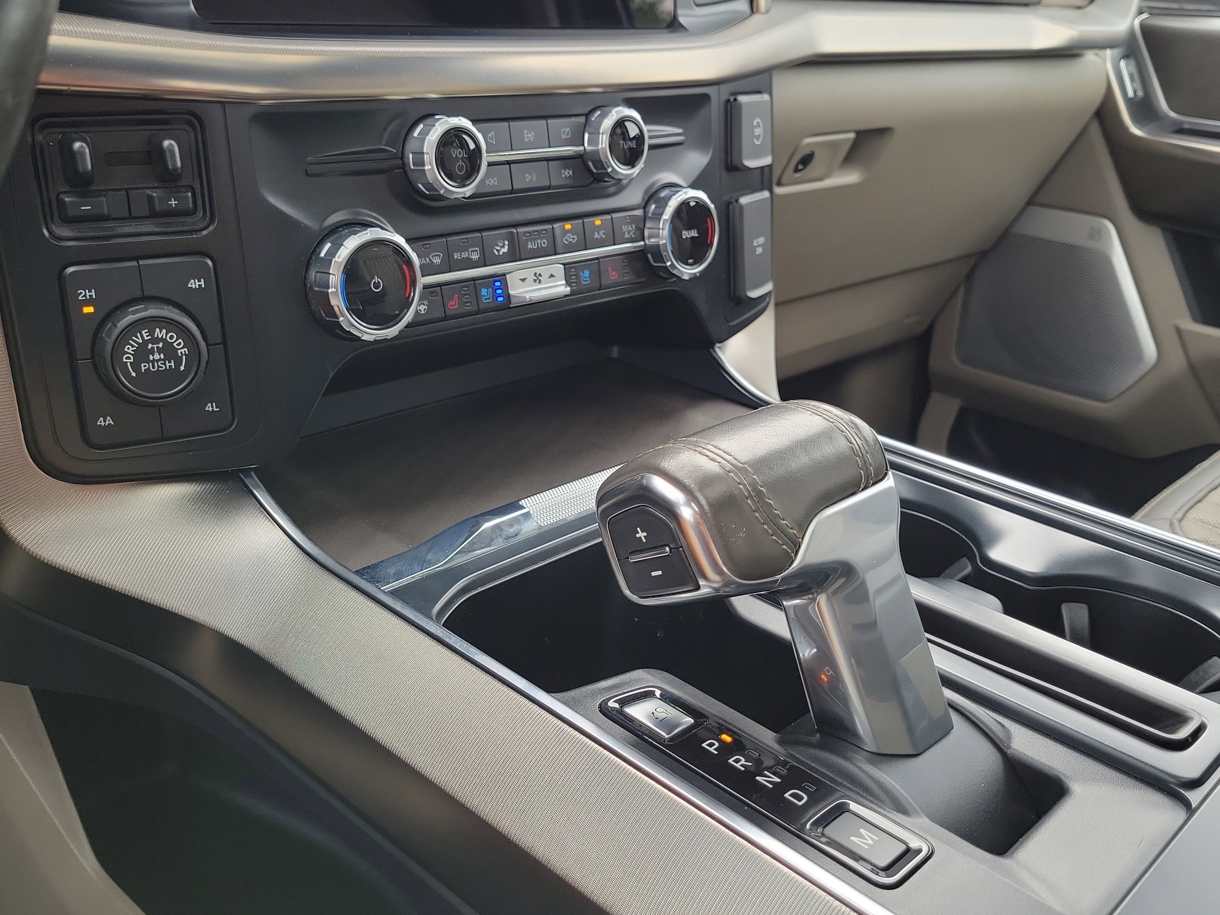 Certified 2024 Ford F150 Platinum w/ Equipment Group 703A Plus image 28