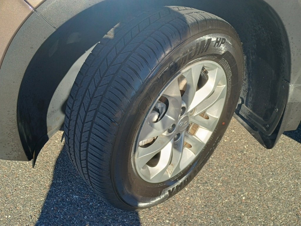 Used 2020 Hyundai Santa Fe SEL image 9