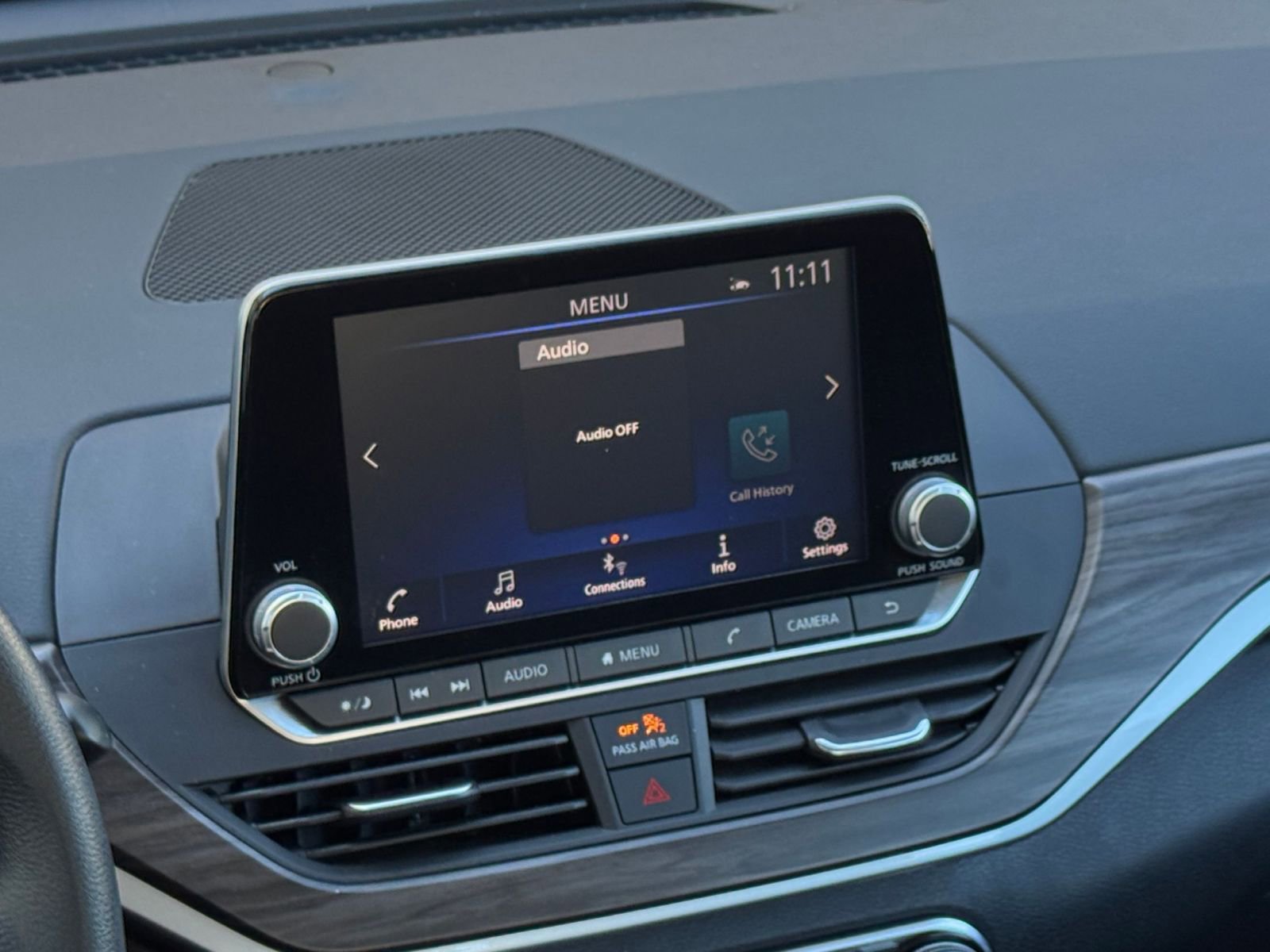 Used 2025 Nissan Altima 2.5 SV FWD image 17