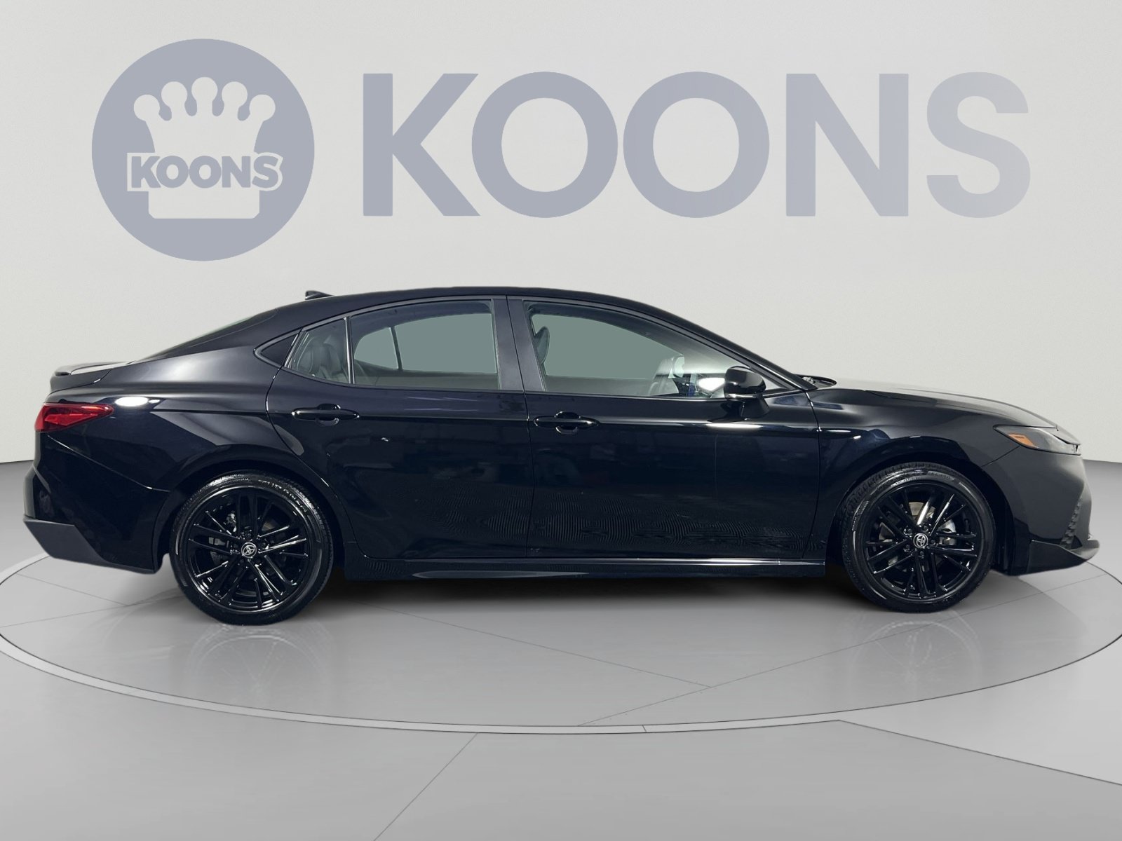 Used 2026 Toyota Camry SE FWD image 8
