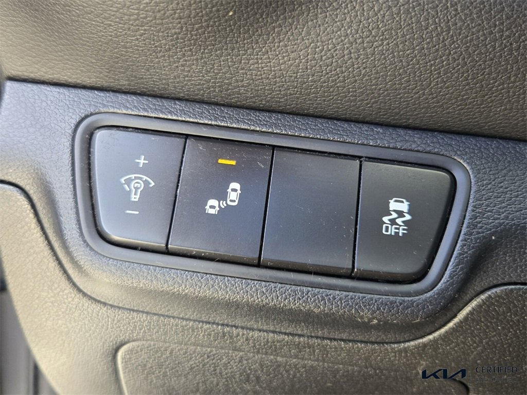 Certified 2022 Kia Forte LXS w/ LXS Technology Package image 31