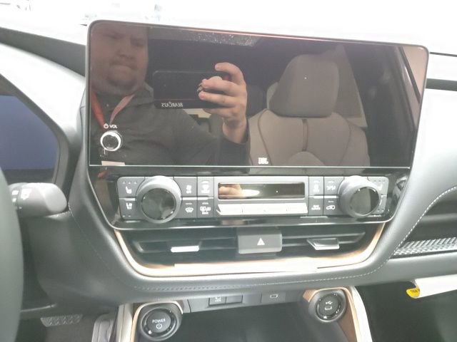 New 2026 Toyota Grand Highlander AWD Hybrid image 27