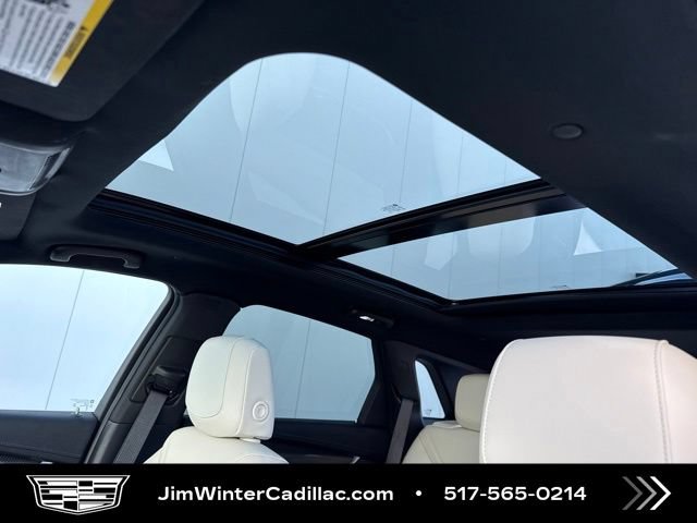 Certified 2025 Cadillac XT5 Sportv w/ Technology Package AWD/4WD image 9