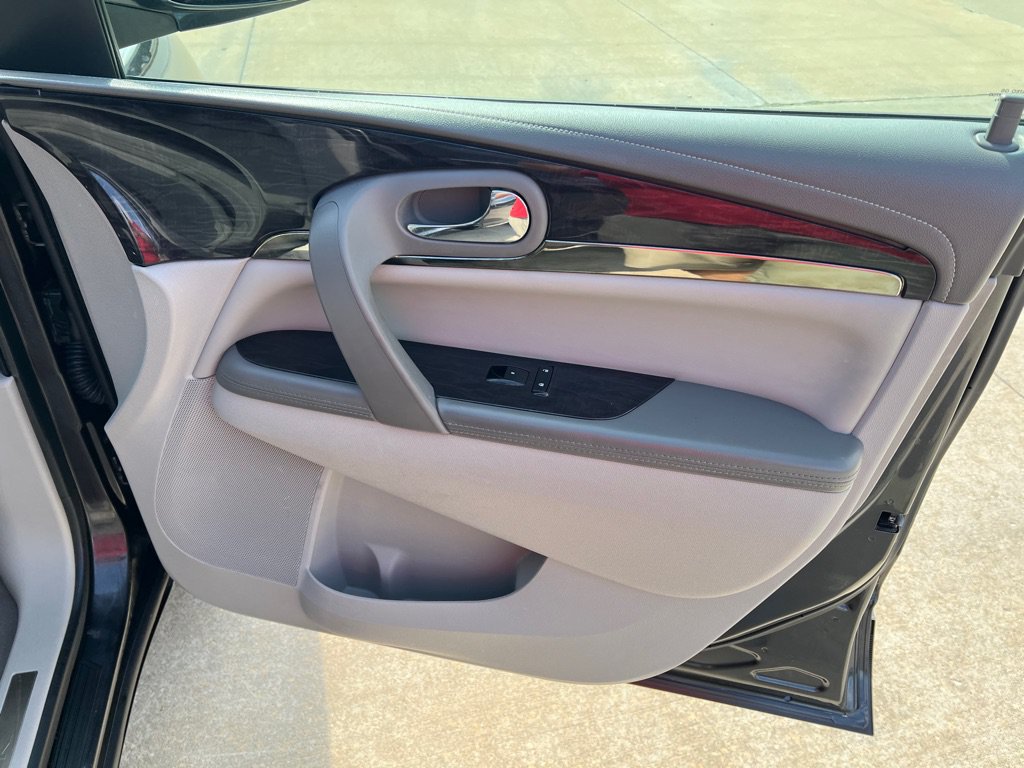 Used 2015 Buick Enclave Leather FWD image 9