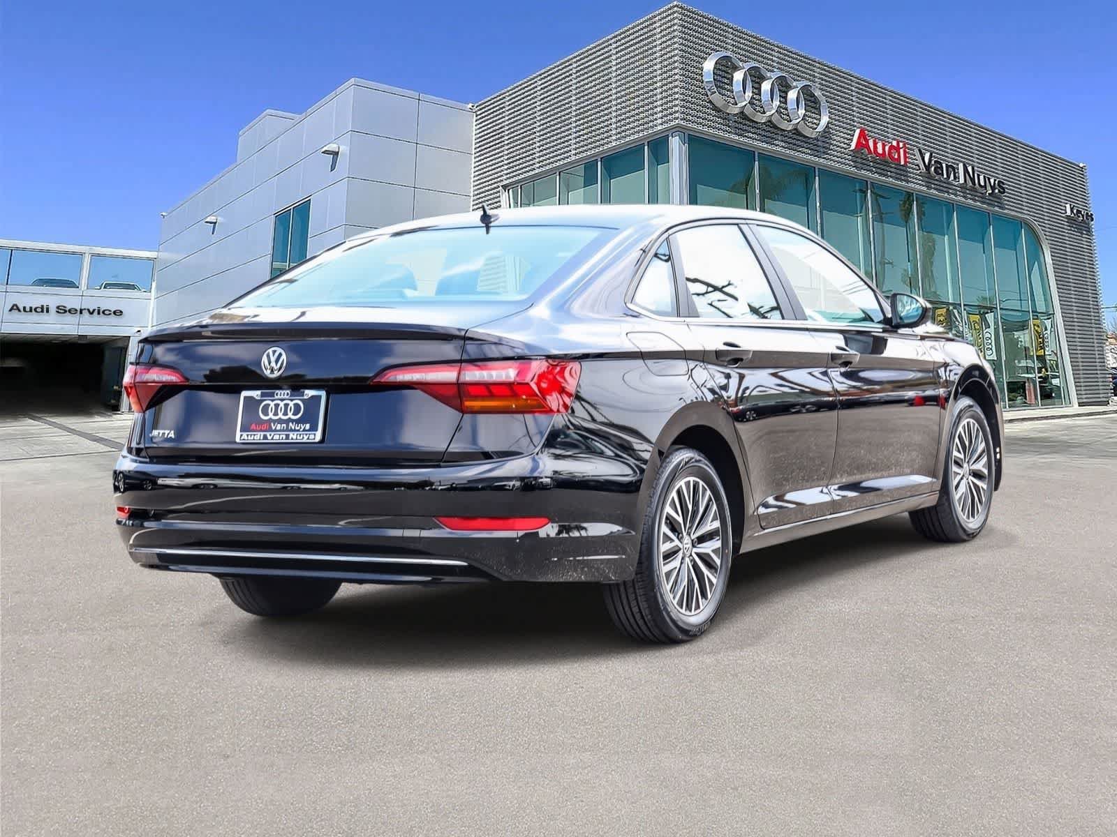 Used 2019 Volkswagen Jetta SE FWD image 4