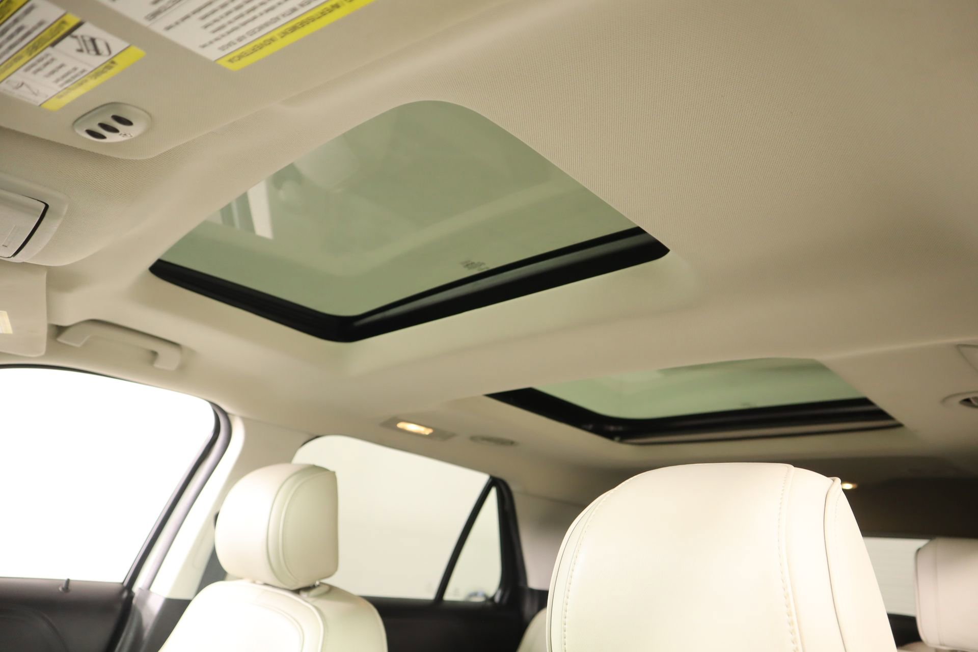 Used 2017 Ford Explorer Platinum image 18