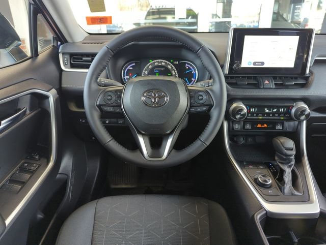Used 2025 Toyota RAV4 XLE image 16
