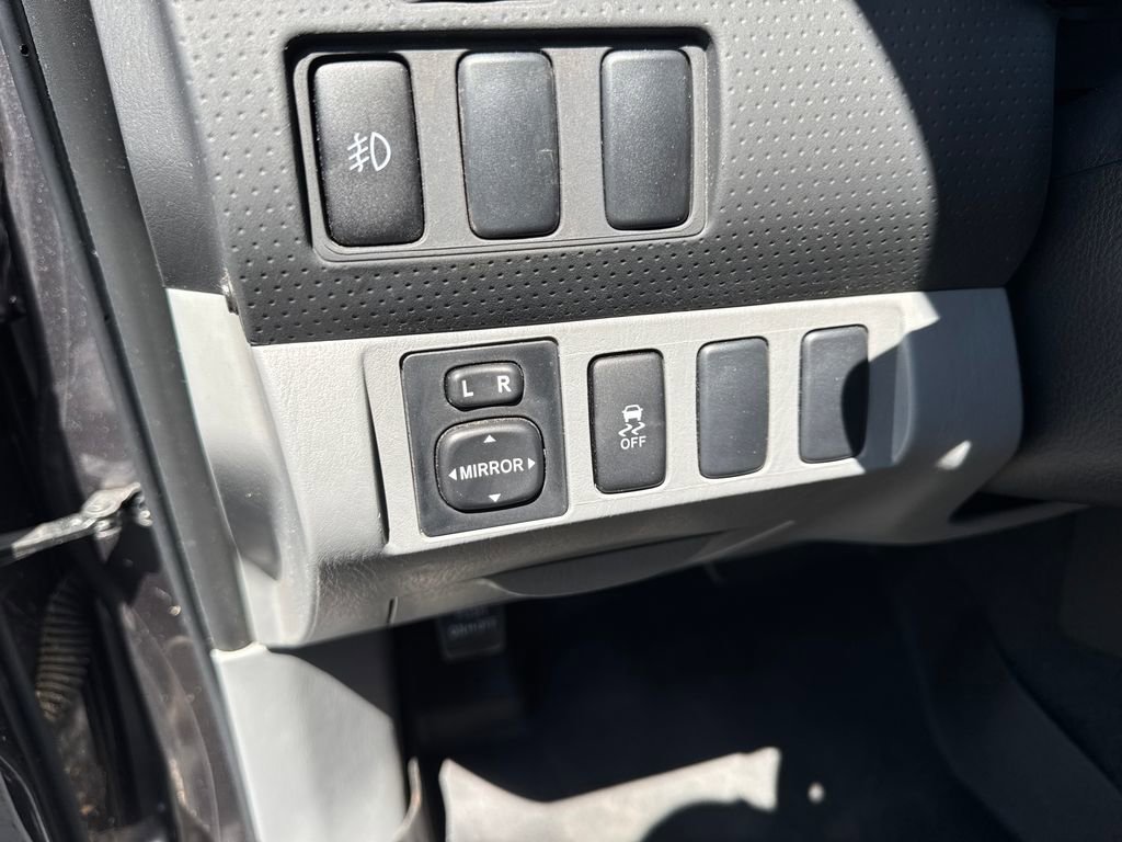 Used 2012 Toyota Tacoma PreRunner w/ SR5 Pkg RWD image 14