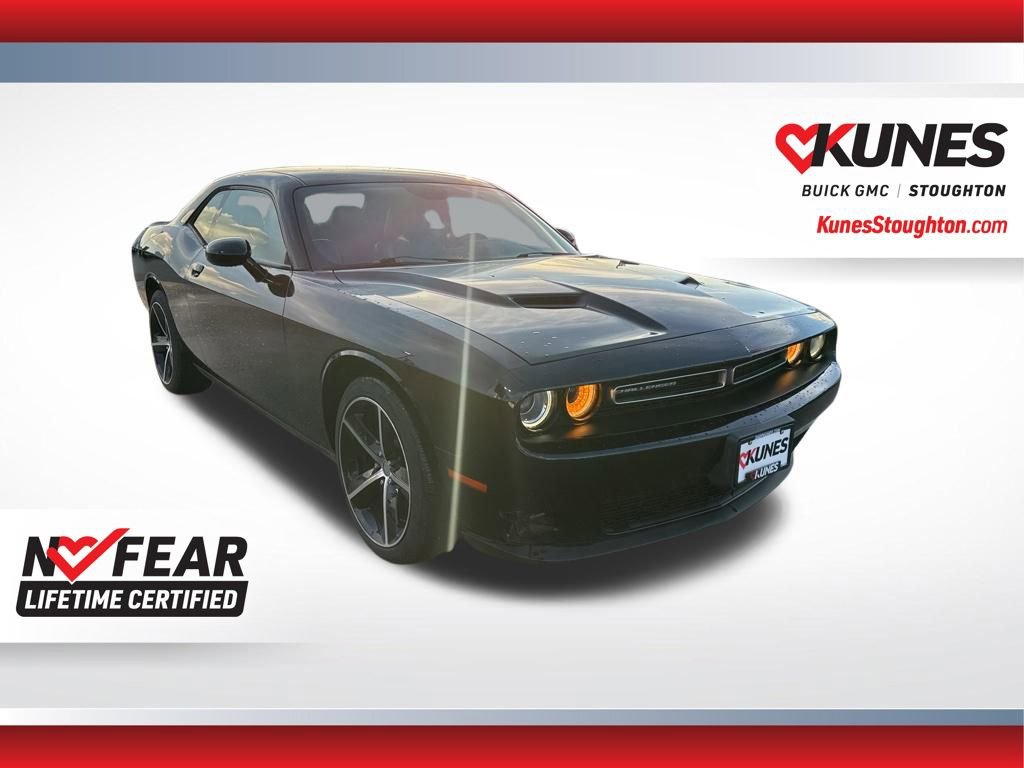 Used 2015 Dodge Challenger SXT Plus image 1