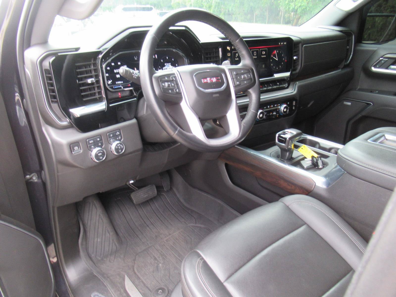 Used 2022 GMC Sierra 1500 SLT w/ SLT Premium Plus Package AWD/4WD image 19
