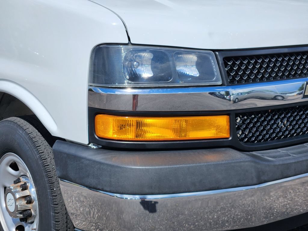 Used 2019 Chevrolet Express 3500 LT w/ LT Preferred Equipment Group RWD image 28