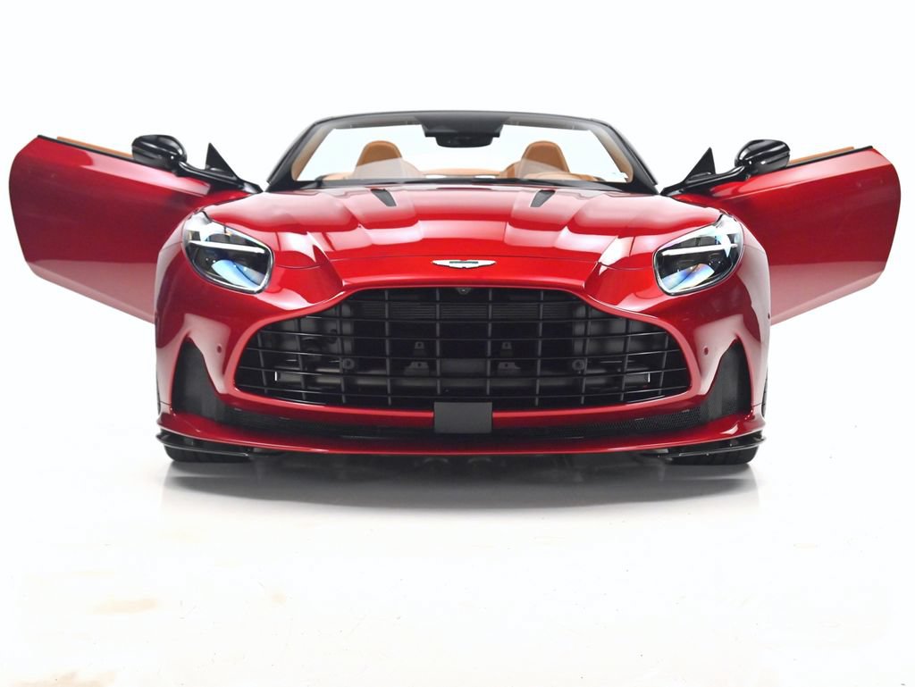 Used 2025 Aston Martin DB12 Convertible RWD image 4