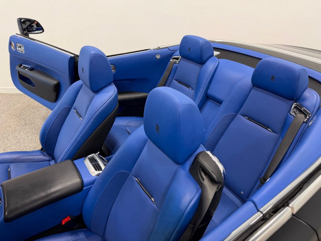 Used 2019 Rolls-Royce Dawn RWD image 15