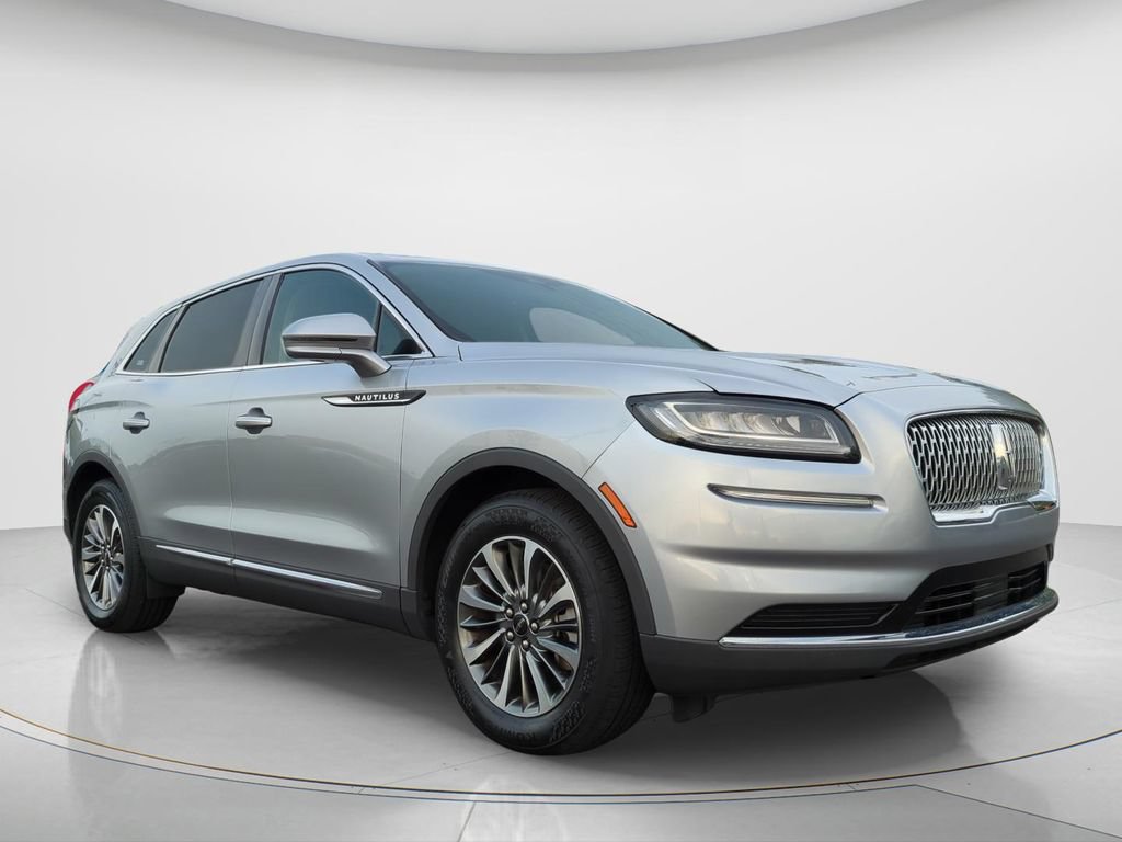 Used 2023 Lincoln Nautilus Reserve FWD image 3