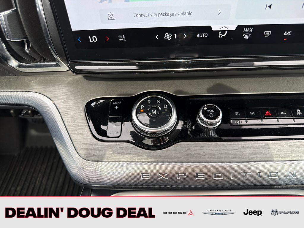 Used 2025 Ford Expedition Platinum w/ Driver's Package AWD/4WD image 29